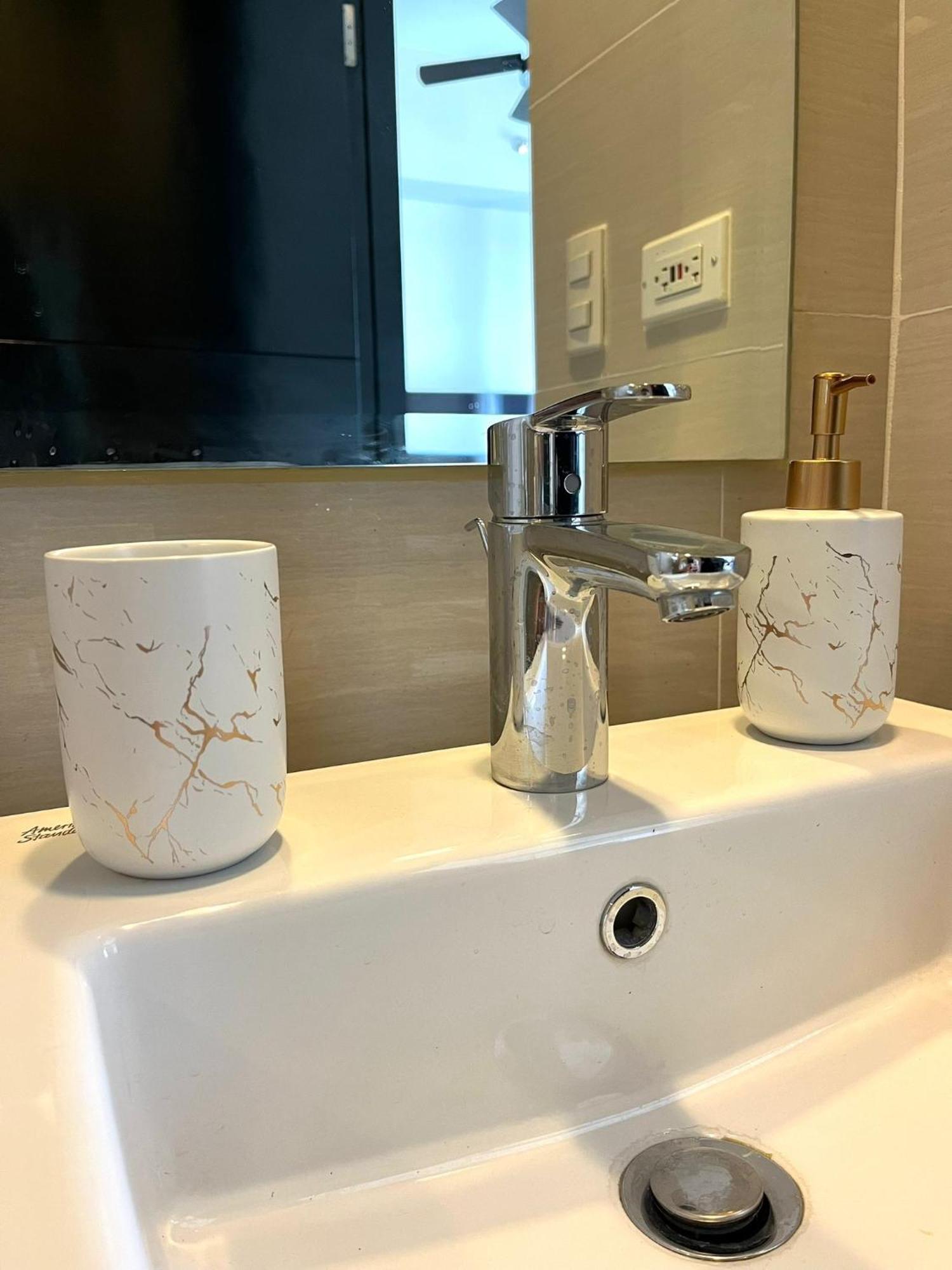 Studio At 81 Newport Boulevard Near Naia With Free Access To All Amenities Up To 2 Pax Manila Esterno foto