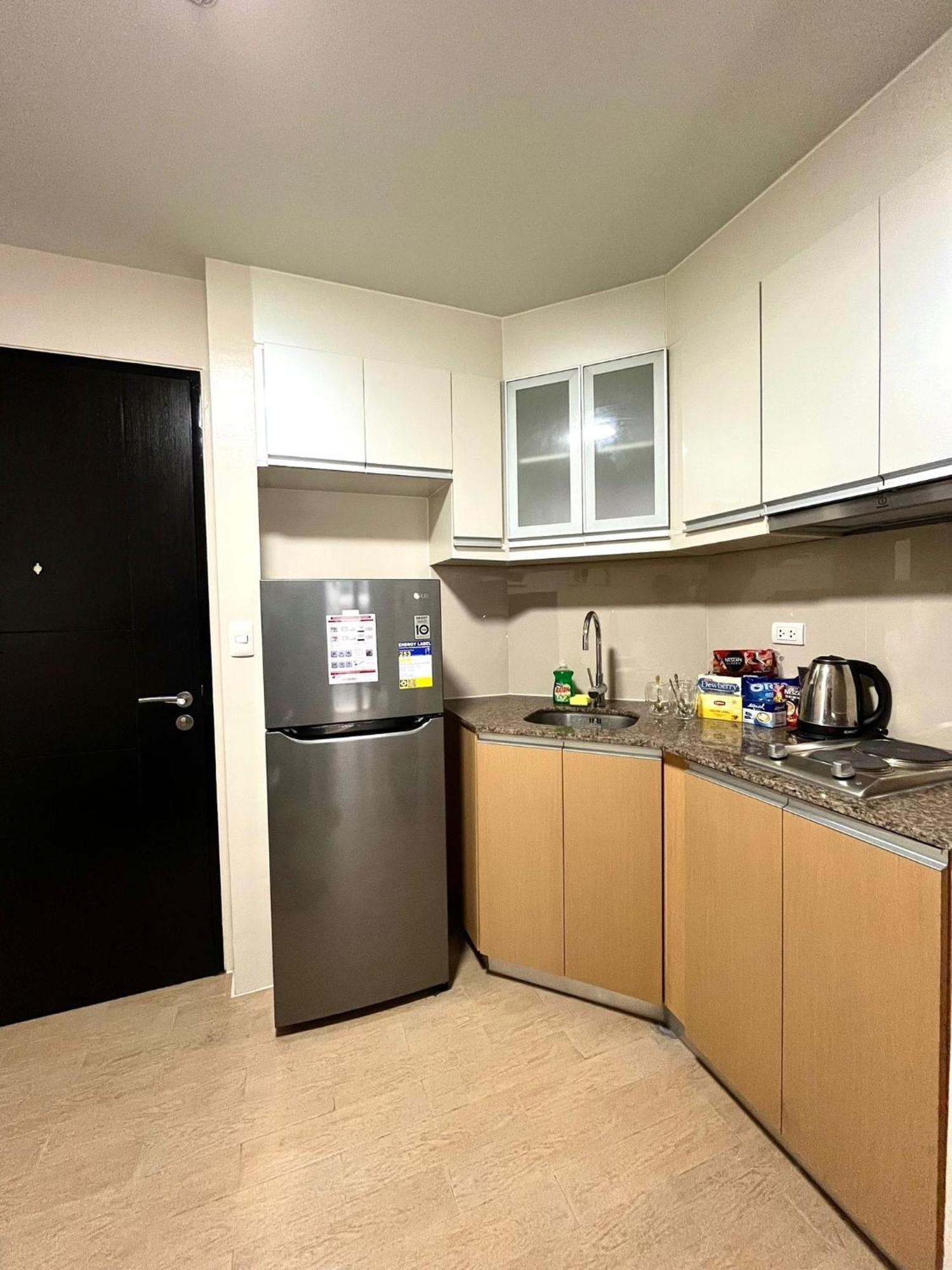 Studio At 81 Newport Boulevard Near Naia With Free Access To All Amenities Up To 2 Pax Manila Esterno foto
